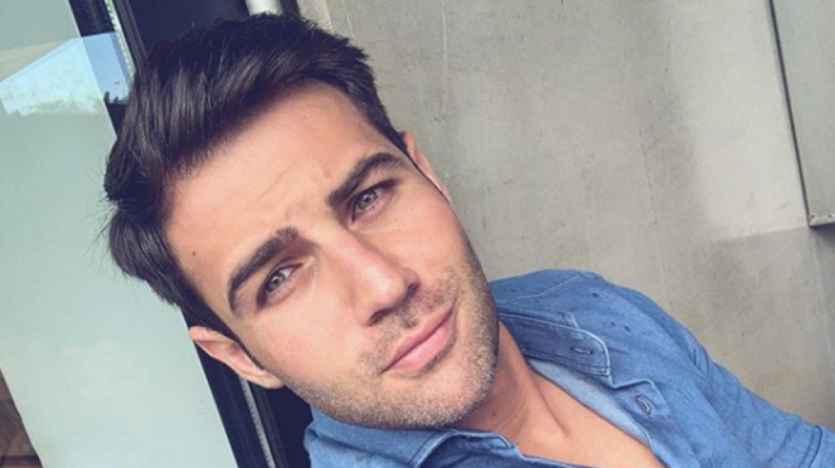 O Ιακωβίδης μας "συστήνει" για πρώτη φορά την μητέρα και την αδερφή του (ΒΙΝΤΕΟ)