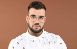 Γνωρίστε τον…γοητευτικό αδερφό του Σταύρου Βαρθαλίτη (ΦΩΤΟ)