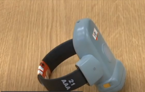 Ζωή σε παρακολούθηση: Η εμπειρία ενός κρατούμενου με ηλεκτρονικό βραχιόλι (VID)