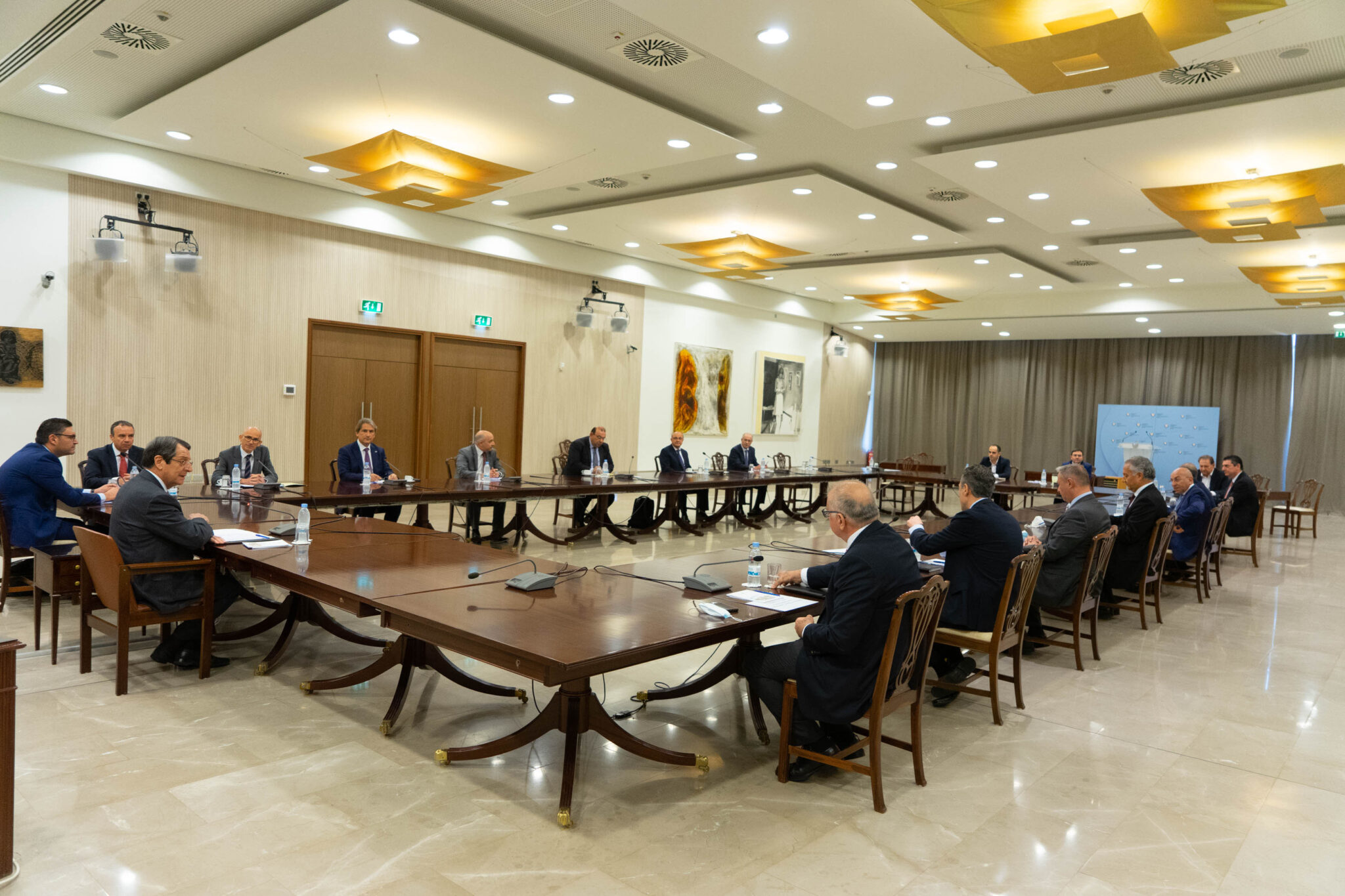 Πρόεδρος Αναστασιάδης: Ζήτησε την στήριξη των τραπεζών για επανεκκίνηση (ΒΙΝΤΕΟ)