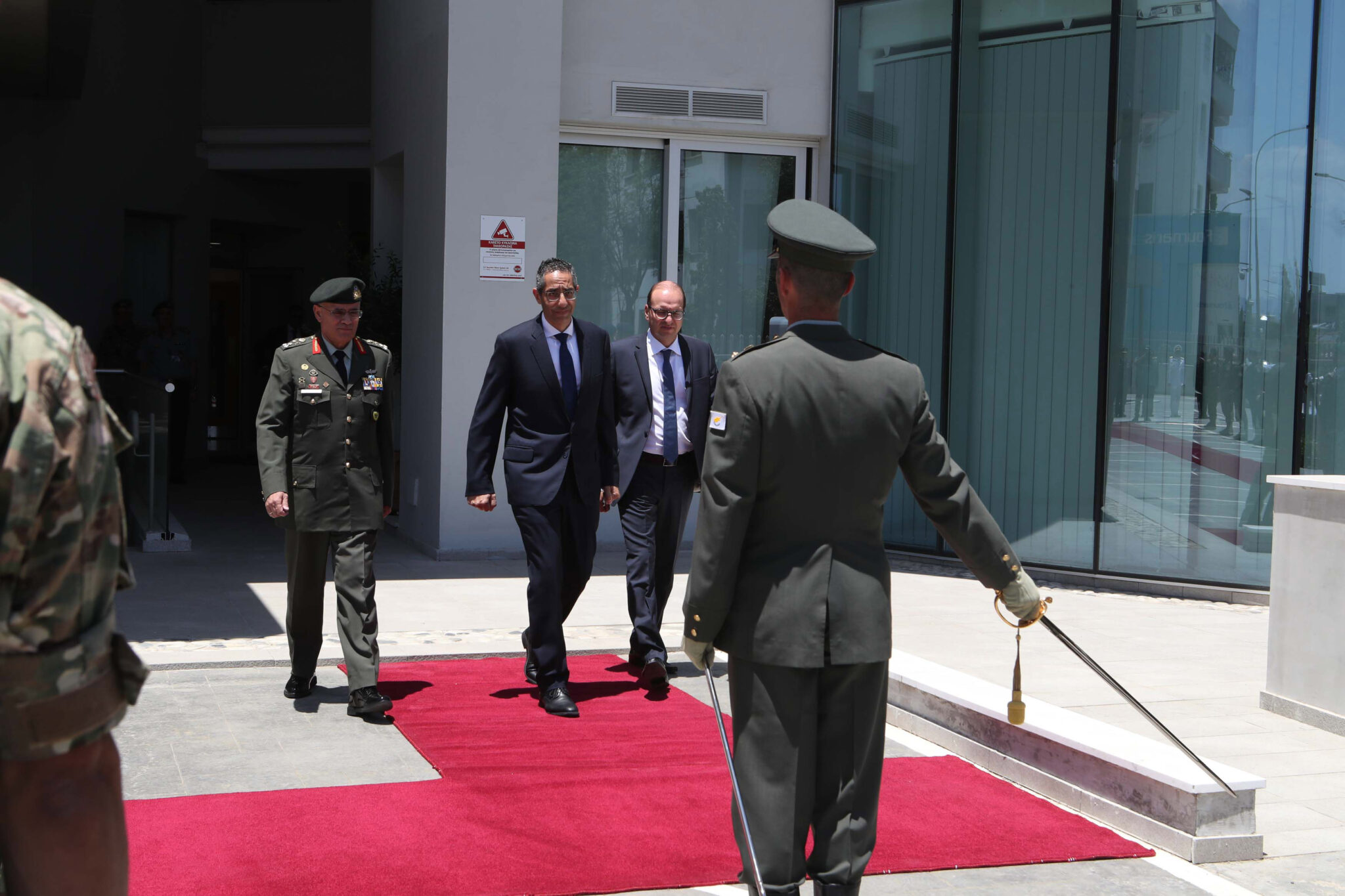 Συγκίνηση και απολογισμοί στις τελετές παράδοσης των Υπ. Άμυνας και Δικαιοσύνης