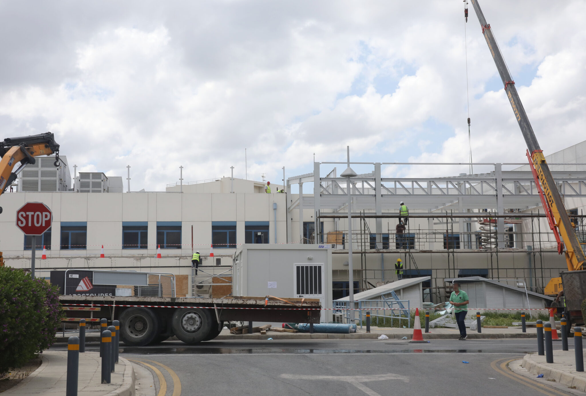 Η κουμπαριά "πίσω" από τη νεα ΜΕΘ και η προσφορά που στάληκε από το e-mail ΜΜΕ