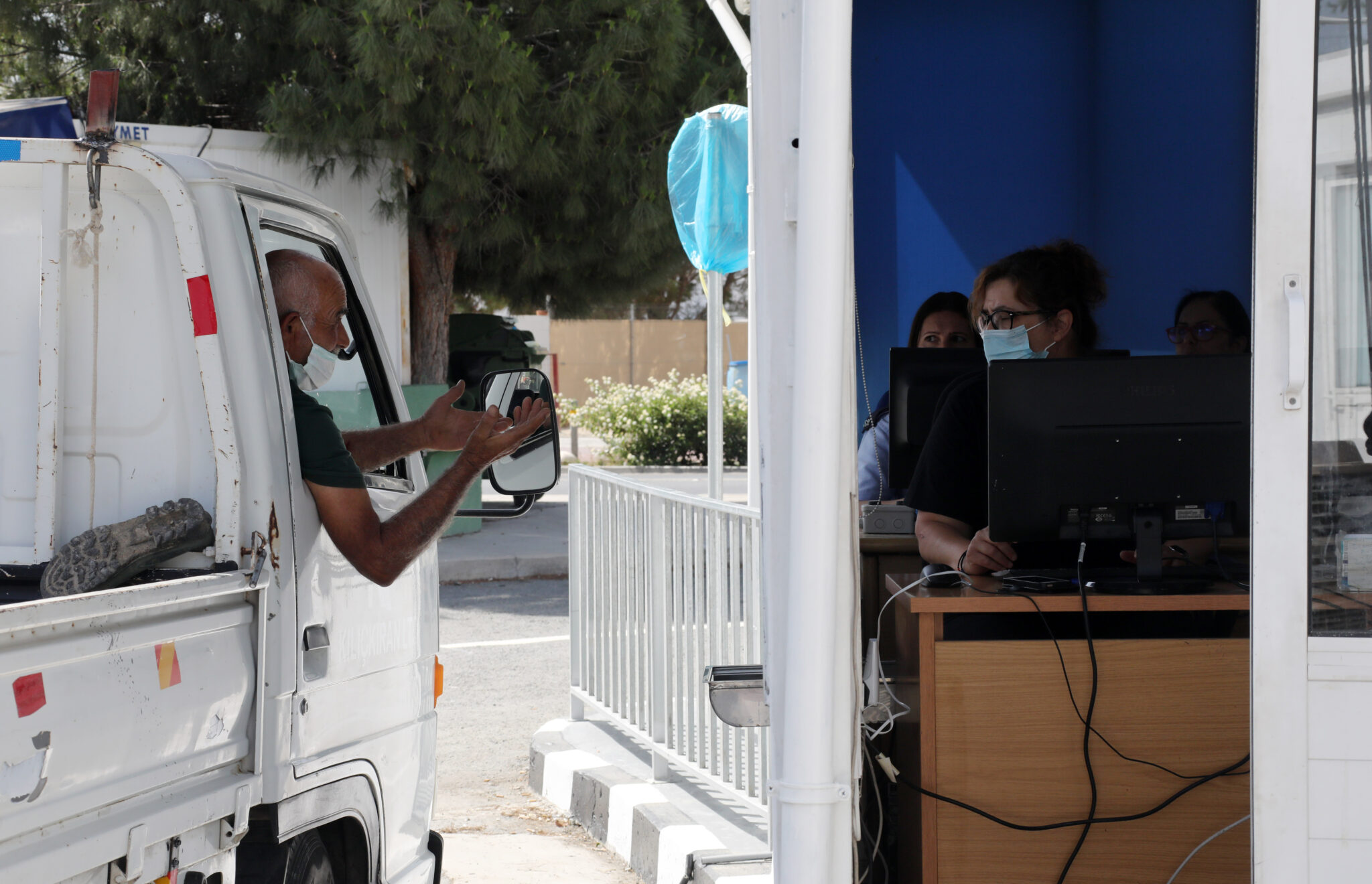 Ανοιχτό και το οδόφραγμα της οδού Λήδρας για διελεύσεις προς τα κατεχόμενα