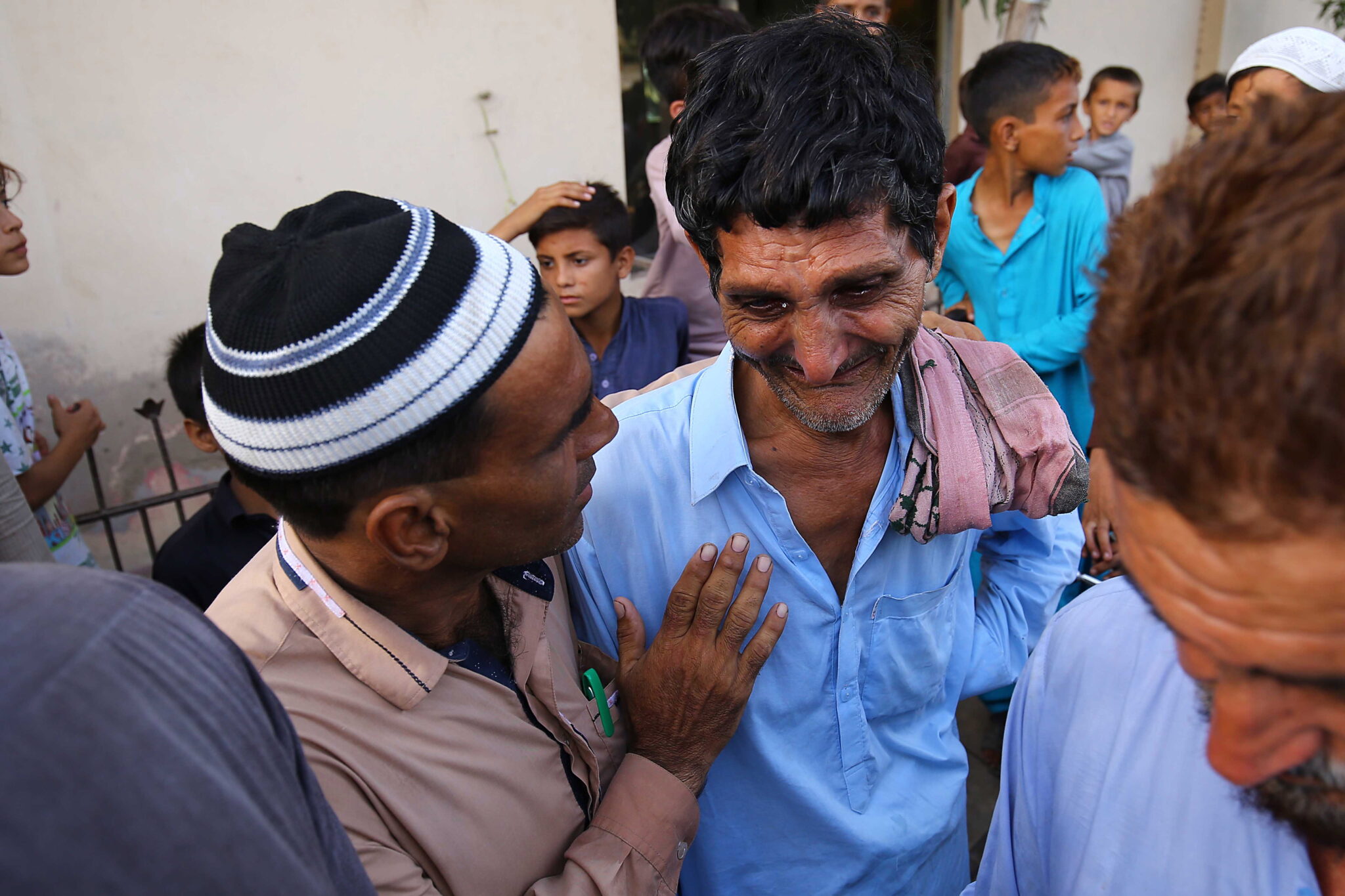 Διπλό μακελειό σε Πακιστάν και Αφγανιστάν με δεκάδες νεκρούς (ΒΙΝΤΕΟ)