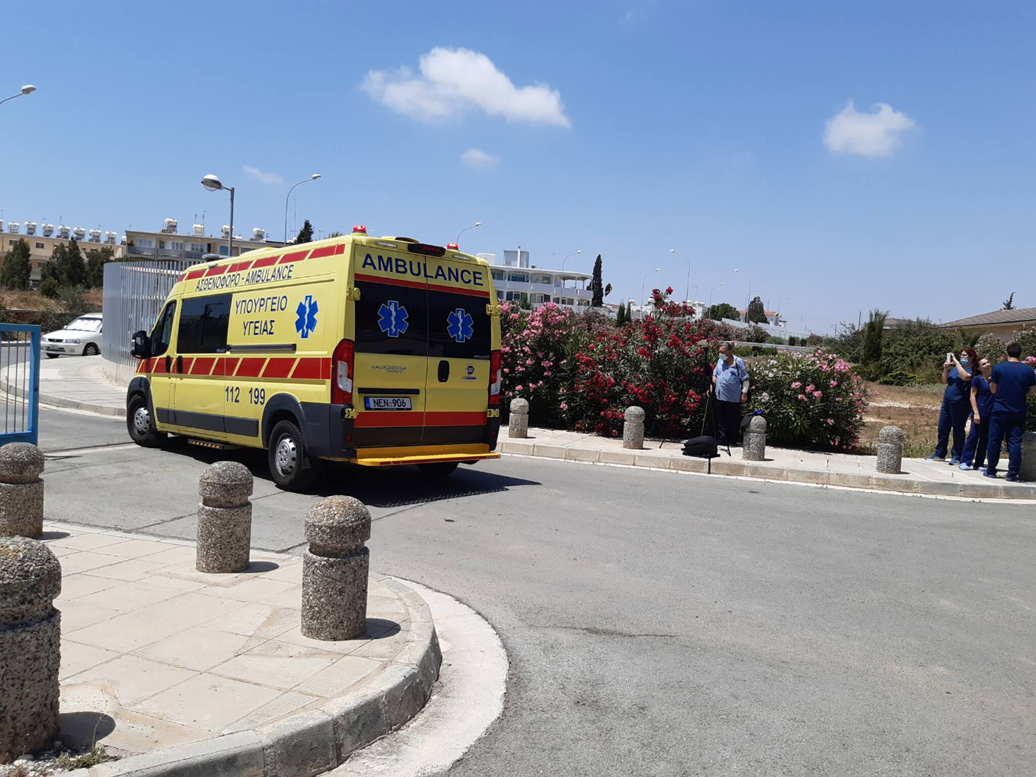 "Mετά τις ατέλειωτες ώρες, ήρθαν οι ατέλειωτες μέρες μακριά από τις οικογένειες"