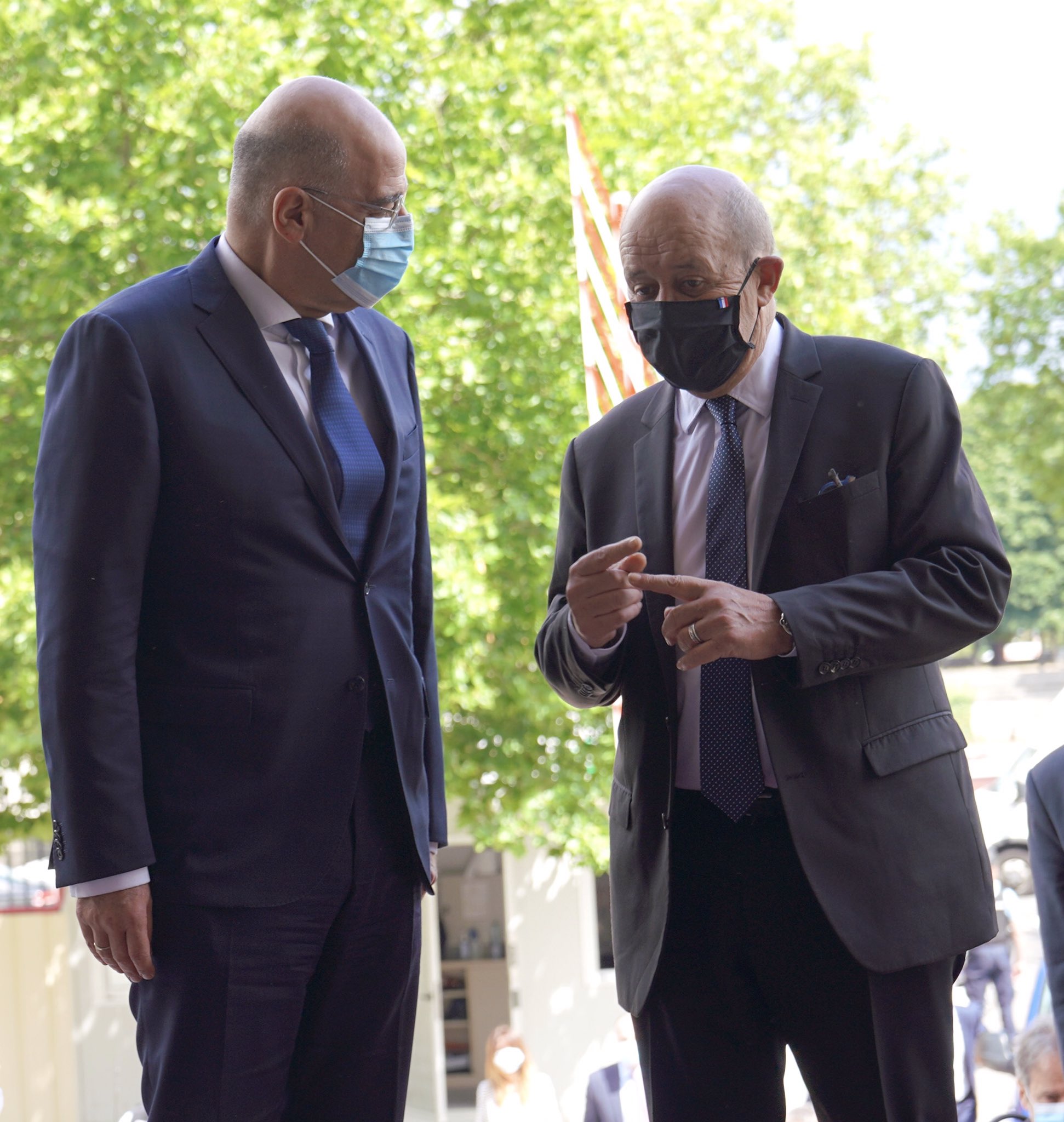 Συνάντηση Δένδια-Λε Ντριάν πριν την κρίσιμη τηλεδιάσκεψη