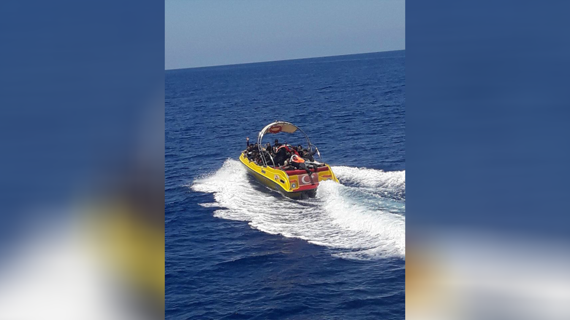 ΒΙΝΤΕΟ: Η στιγμή που σκάφος της Λιμενικής "αναχαιτίζει" βάρκα με μετανάστες