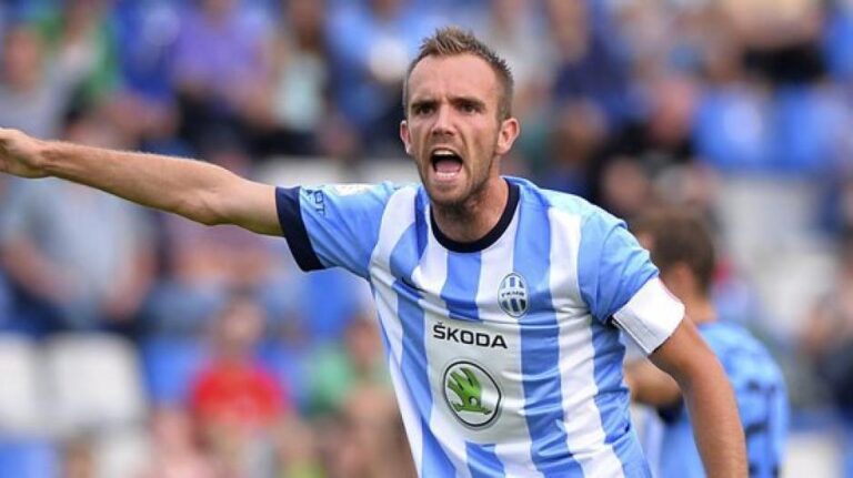 Γιασμίν Στσουκ στο προσκήνιο για την Ανόρθωση