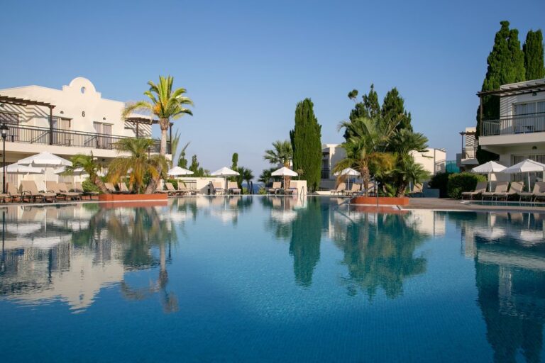 Ανακάλυψε τις φυσικές ομορφιές του νησιού μας