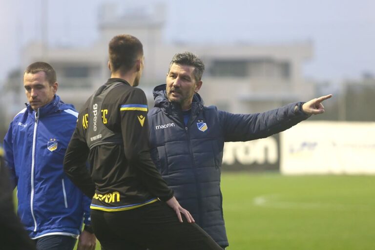 Ο Λουντέμο που πλησιάζει, ο «δεσμευμένος» Αλέν και οι… πονοκέφαλοι