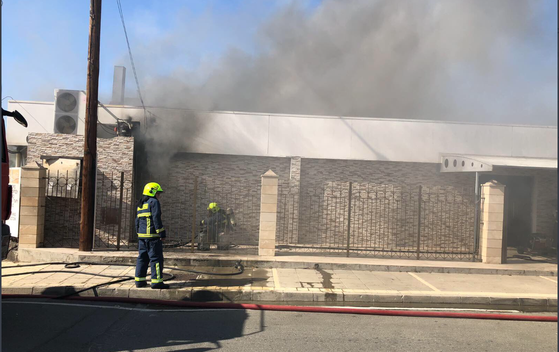 Σοβαρές ζημιές άφησε πίσω της η πυρκαγιά στο αμφιθέατρο Λακατάμιας (ΦΩΤΟΣ)