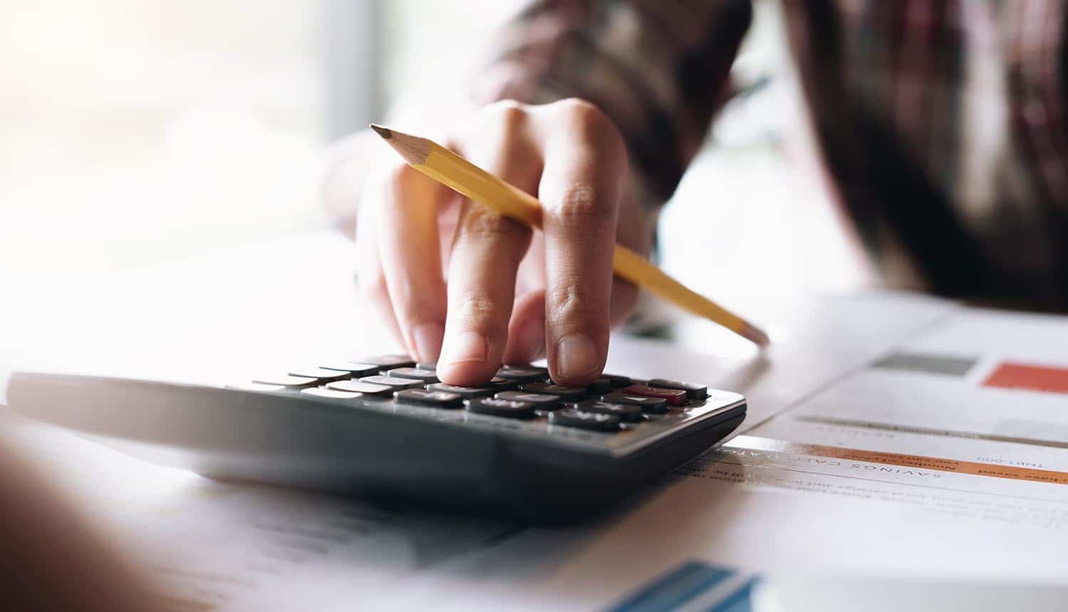 "Ξεσκονίζουν" τους τραπεζικούς λογαριασμούς της 49χρονης αρχιλογίστριας (ΒΙΝΤΕΟ)