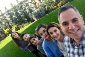 Νικόλας & Γιώτα Παπαδοπούλου: Περήφανοι στην αποφοίτηση των παιδιών τους (ΦΩΤΟ)