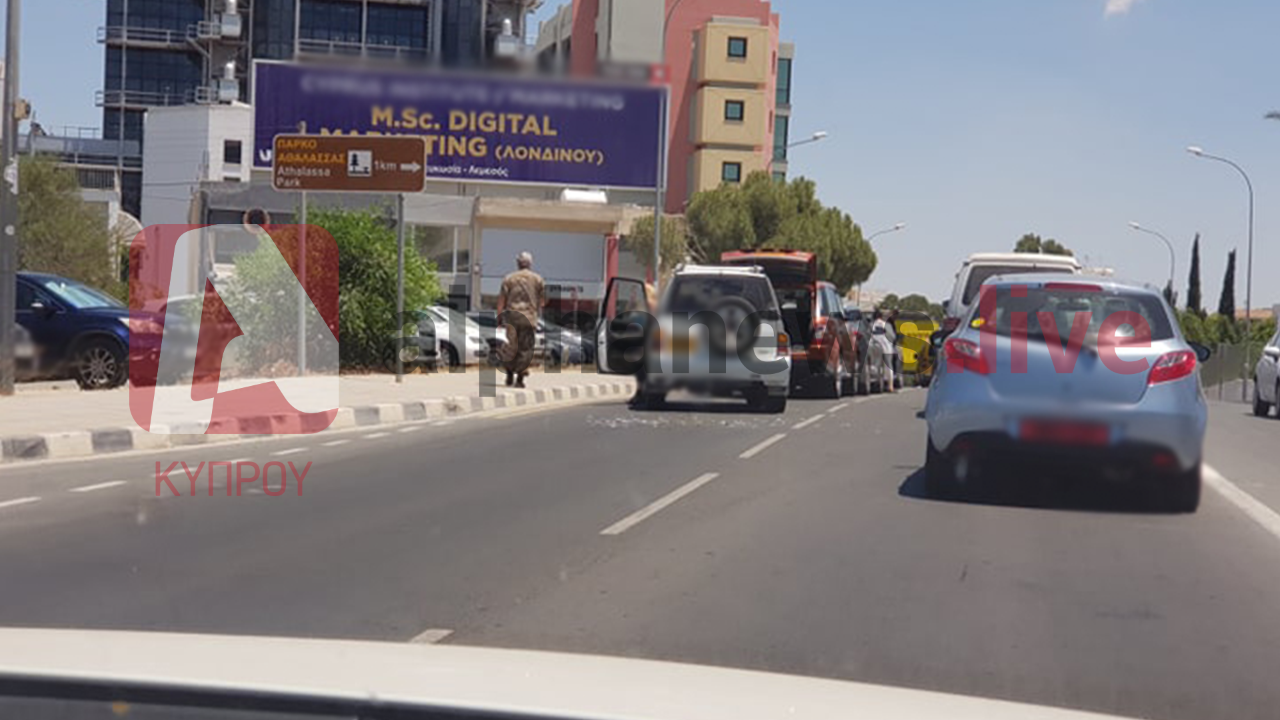 Καραμπόλα πέντε οχημάτων σε κεντρικό δρόμο της πρωτεύουσας (ΦΩΤΟ)