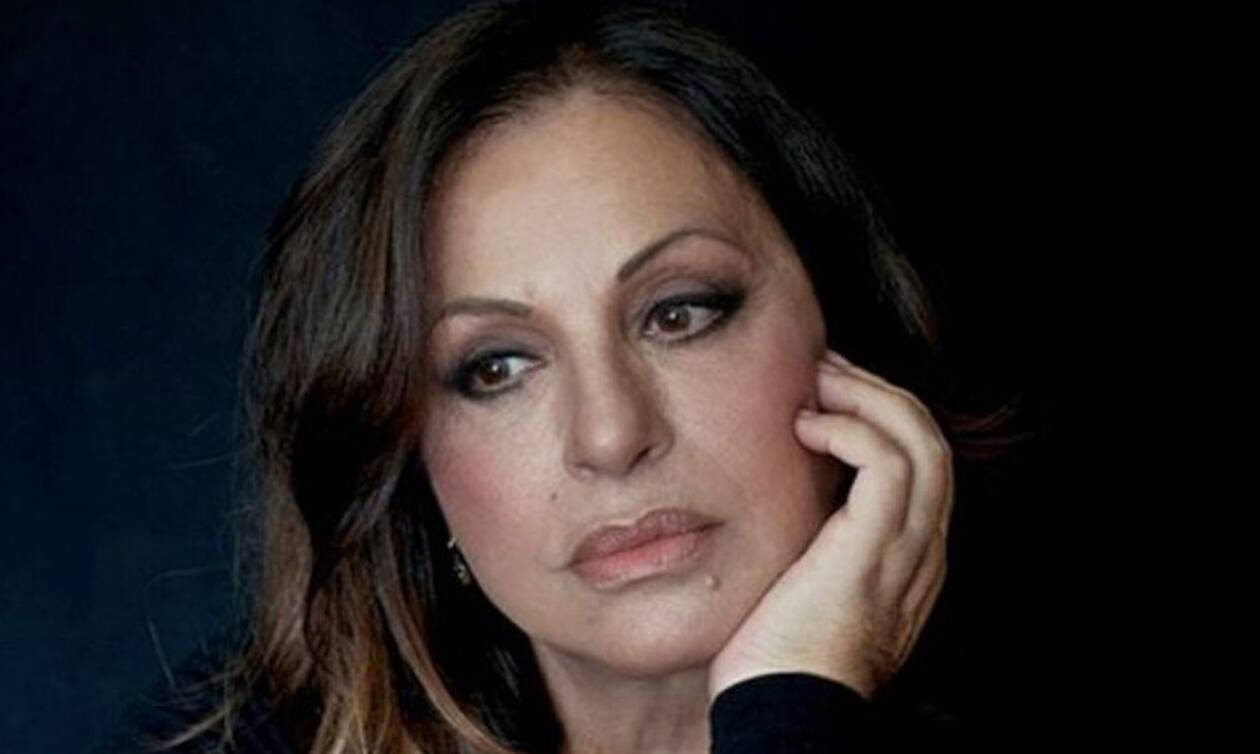 Συγκινεί η Χάρις Αλεξίου: «Δεν πάει η φωνή πια…δε με ακούει» (ΒΙΝΤΕΟ)