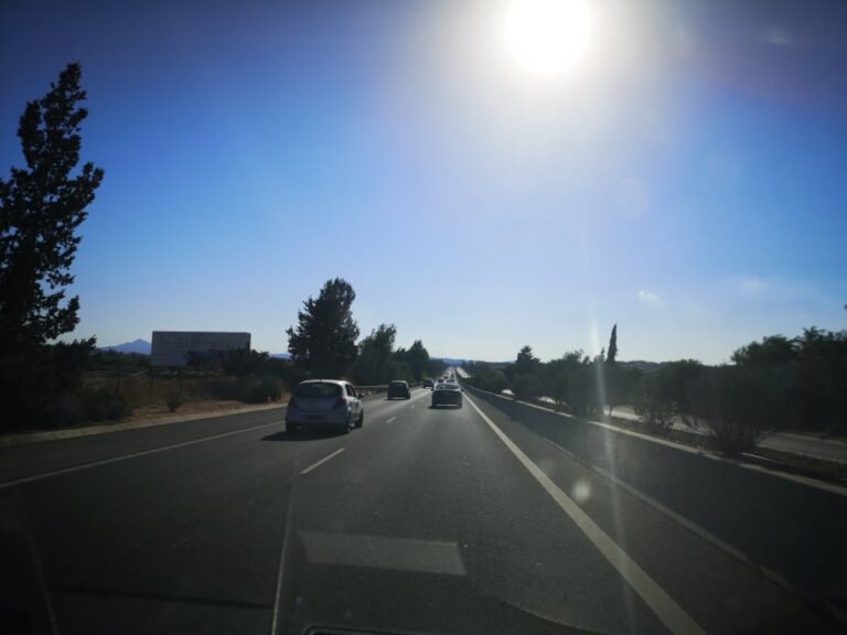 Άρχισε η μαζική επιστροφή των οδηγών από τις παράλιες περιοχές (ΦΩΤΟ)