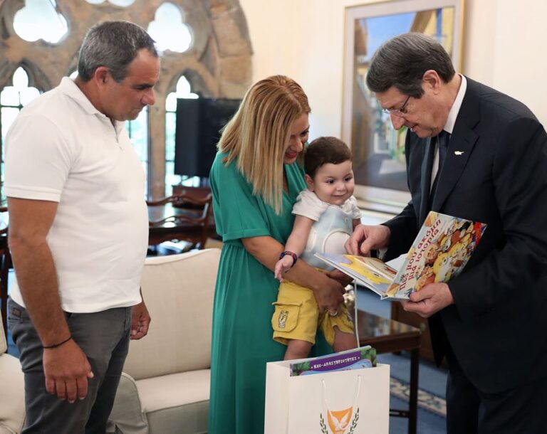 Υψηλός προσκεκλημένος του Νίκου Αναστασιάδη ο μικρός Αντώνης (ΦΩΤΟ)