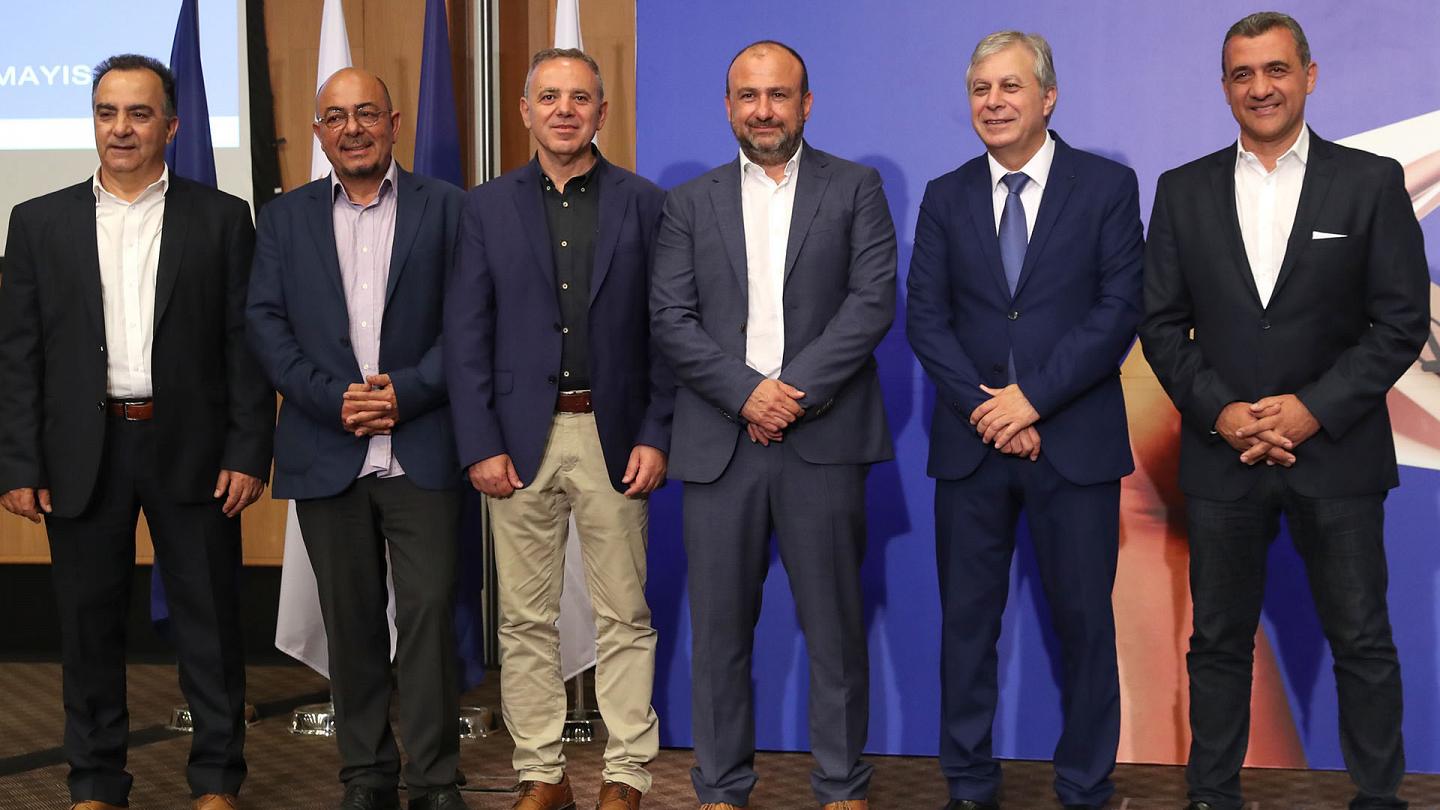 Μαλλιά κουβάρια οι Ευρωβουλευτές μας για ένα τίτλο