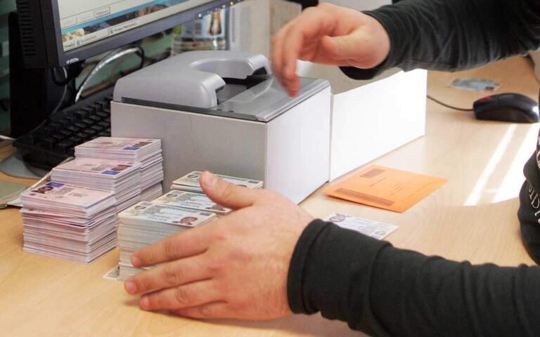 Τεχνικό πρόβλημα καθυστερεί τις παραδόσεις των νέων ταυτοτήτων