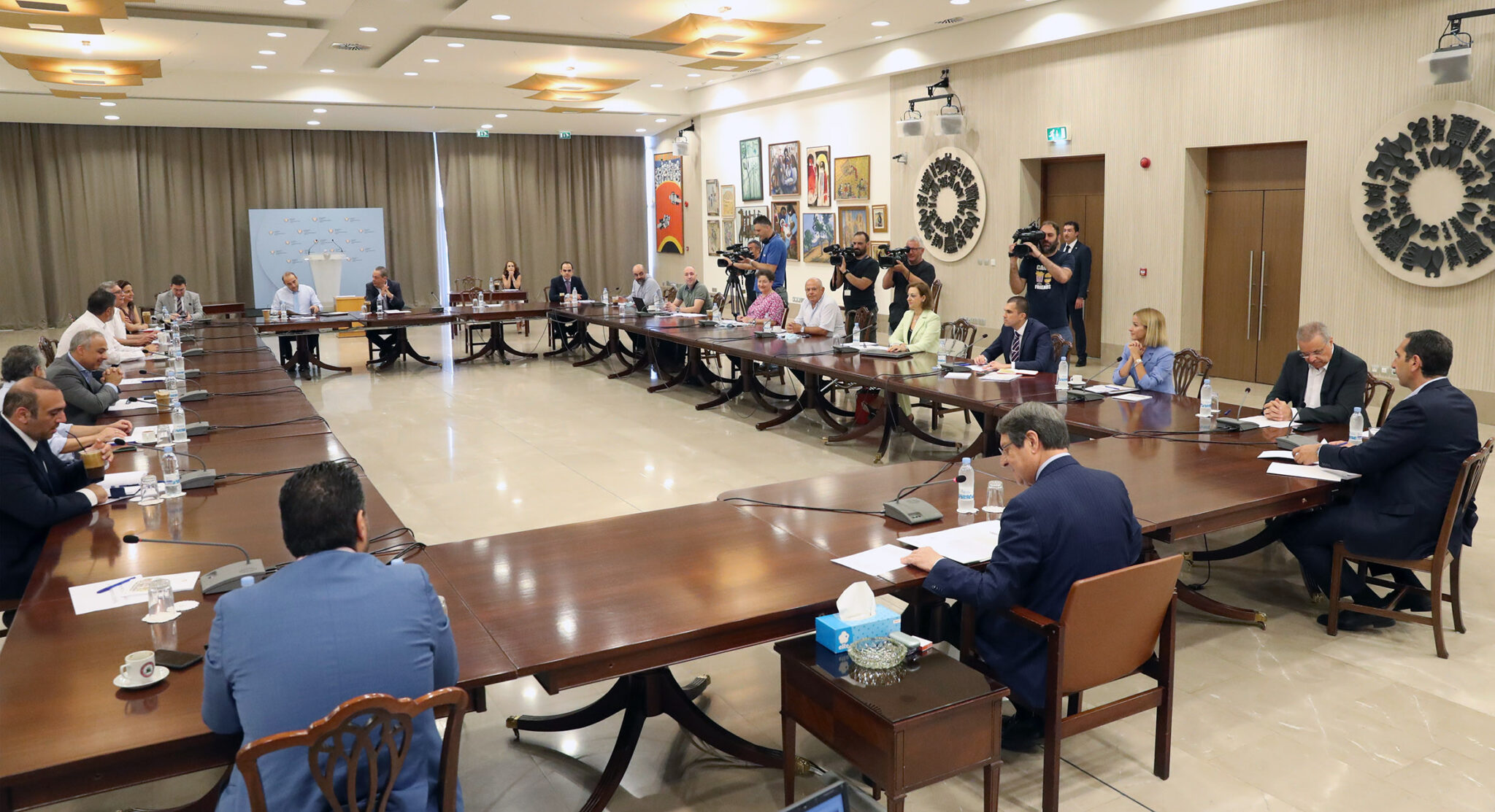 Όσα αποφασίστηκαν κατά τη σημερινή συνάντηση ΠτΔ – Επιδημιολόγων (ΒΙΝΤΕΟ)