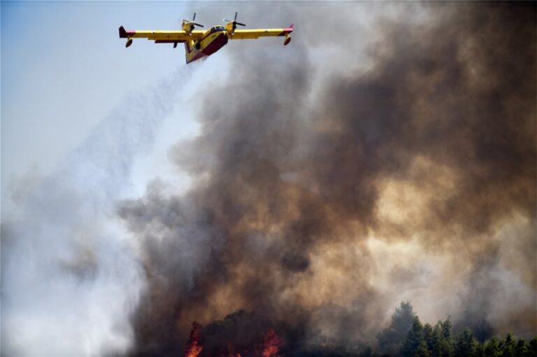 Πυρινος εφιάλτης στις Κεχριές:Σε κατάσταση έκτακτης ανάγκης η ανατολική Κορινθία