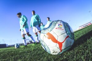 Απαισιόδοξος ο Ισπανός υπουργός υγείας για παιχνίδια με κόσμο