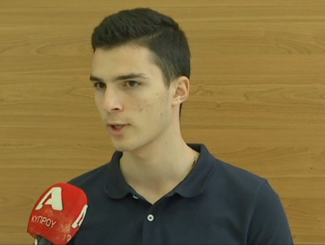 Ο Χάρης θα πλήρωνε 9,000 για δίδακτρα, τώρα καλείται να πληρώσει 45,000 (ΒΙΝΤΕΟ)