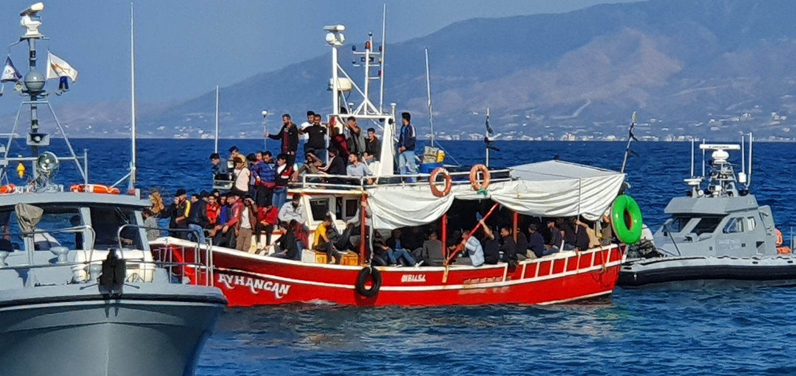 Ζήτησαν τρόφιμα και νερό και έβαλαν πλώρη για την κατεχόμενη Αμμόχωστο