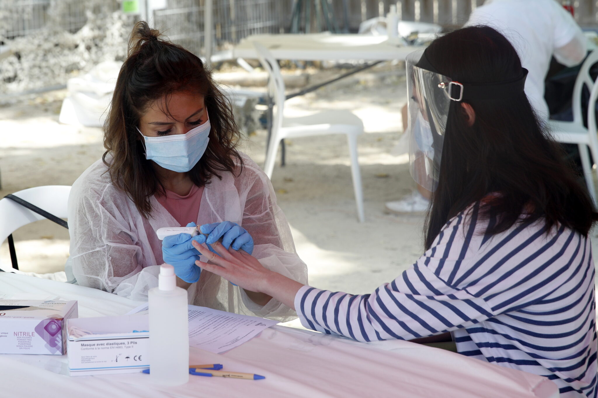 Σε ήπια κατάσταση το 99% των ενεργών κρουσμάτων κορωνοϊού σε όλο τον κόσμο