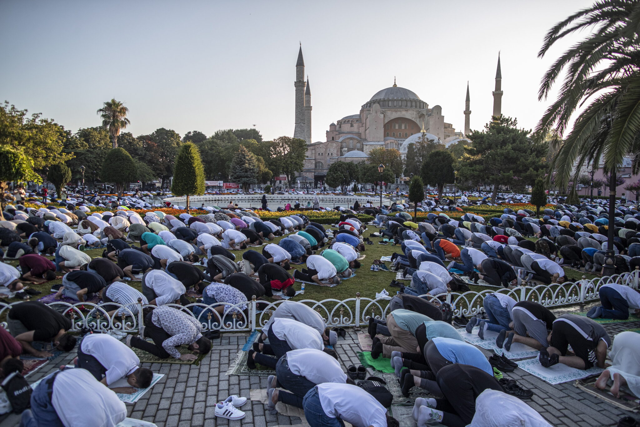 Κατάμεστη η Αγία Σοφία για προσευχή μετά από 86 χρόνια για το μπαϊράμι