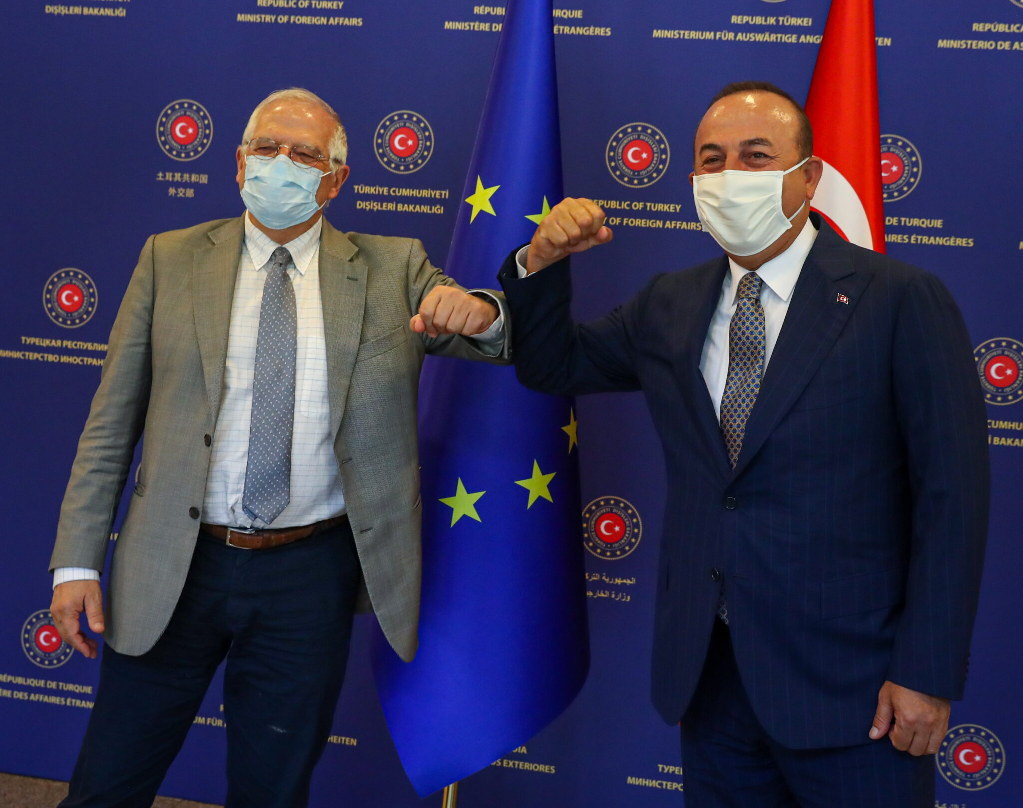 Απειλές, απαιτήσεις και παράθυρο για ελληνο-τουρκικό διάλογο