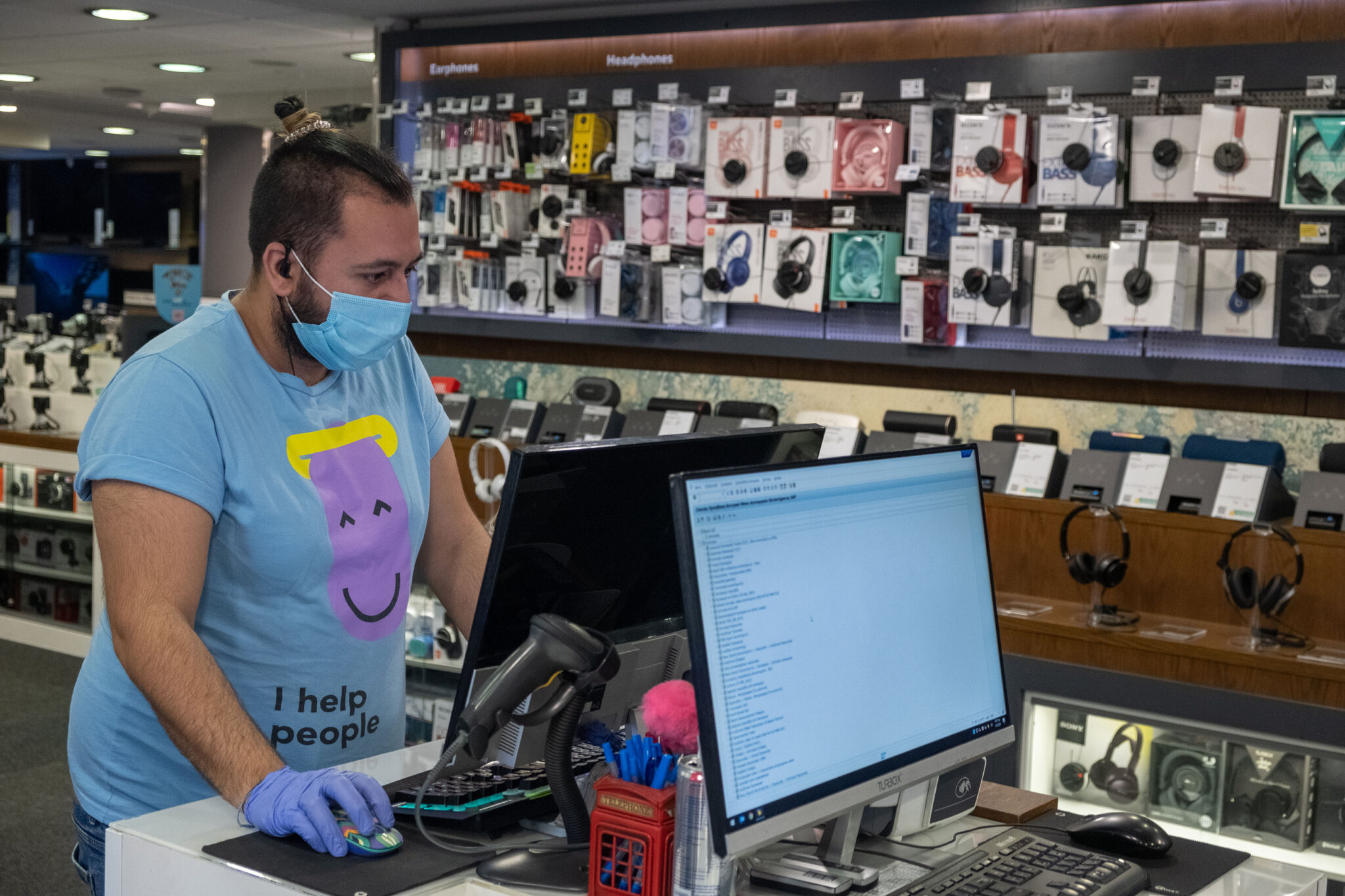 Υποχρεωτική χρήση προστατευτικής μάσκας στα σούπερμαρκετ αποφάσισε η Ελλάδα