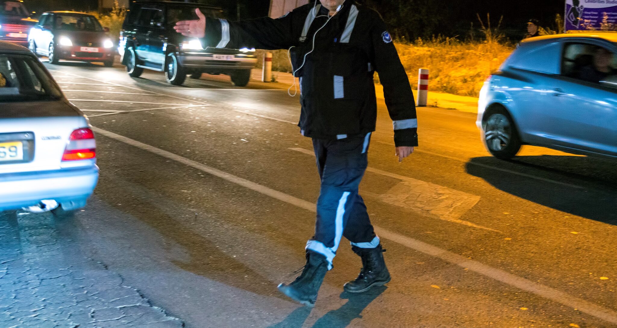 Aυτό το αυτοκίνητο αναζητούν οι Αρχές ο οδηγός του οποίου τραυμάτισε αστυνομικό