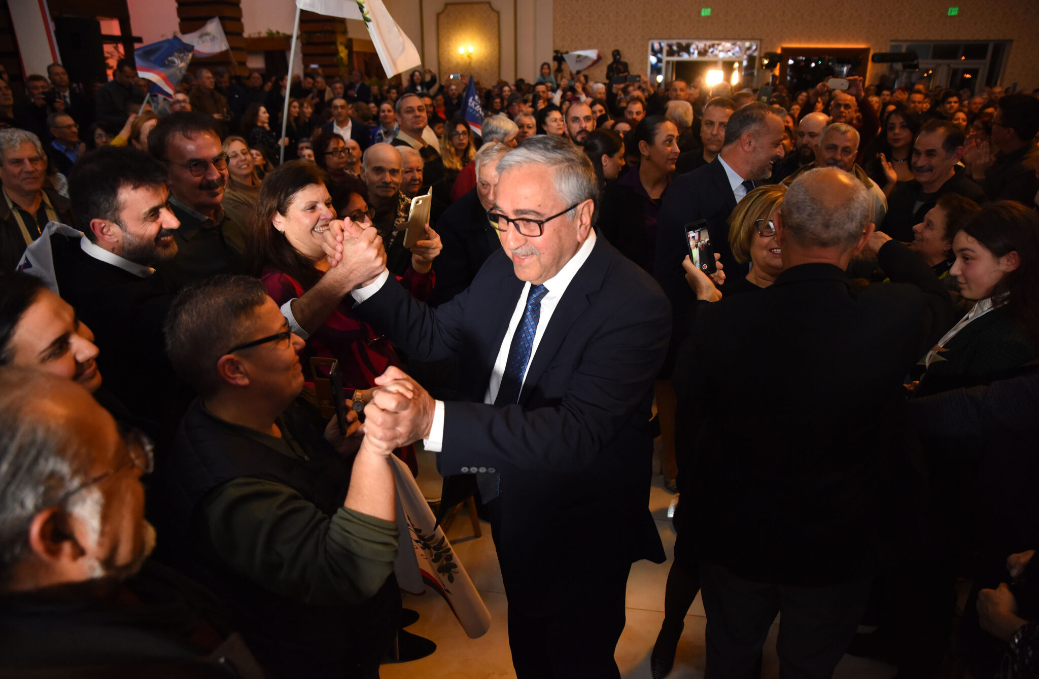 "Αστυνομία" και "εισαγγελέας" ερευνούν απειλές κατά του Μουσταφά Ακιντζί