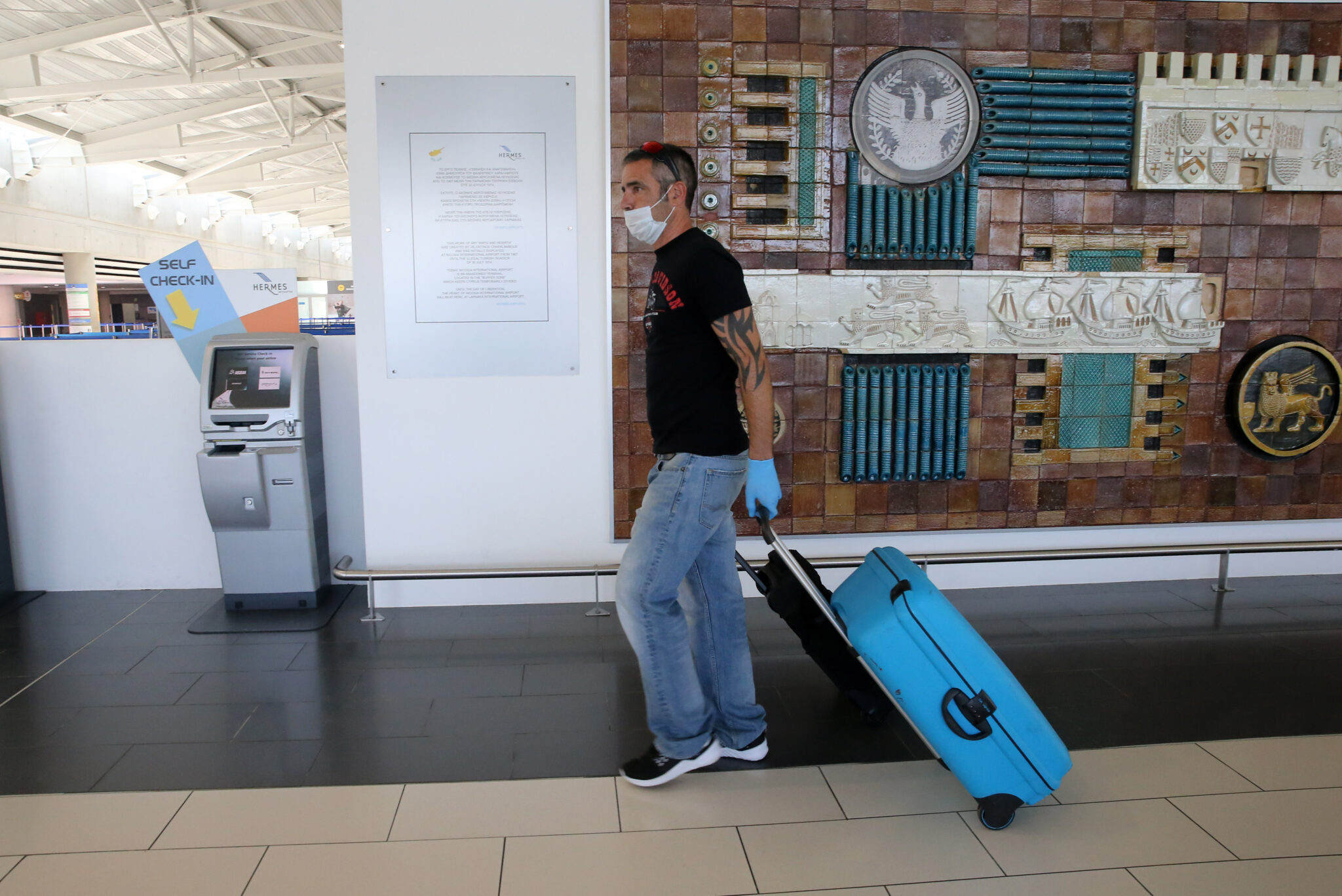 Μόλις 100,000 αφίξεις τουριστών τον Αύγουστο "στην καλύτερη των περιπτώσεων"