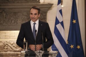 Ενημερώνει τους πολιτικούς αρχηγούς για την τουρκική προκλητικότητα ο Μητσοτάκης