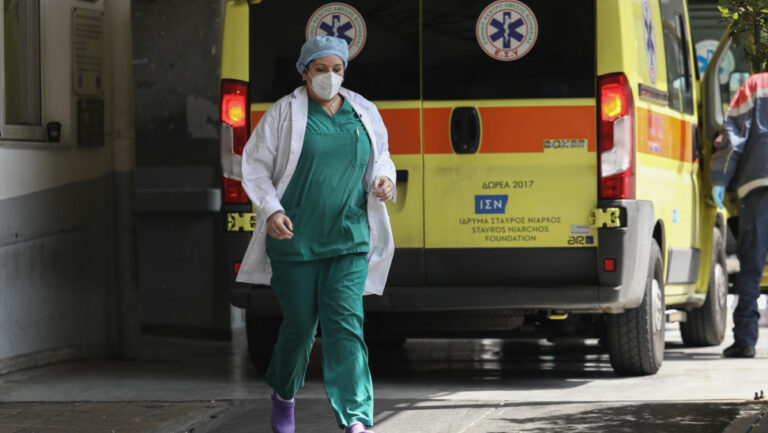 Επιβεβαιώθηκαν οι φόβοι στην Ελλάδα, ανακοινώθηκαν 78 κρούσματα και 3 θάνατοι
