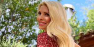 Ελένη Μενεγάκη: Στο ποτάμι της Άνδρου μαζί με την…μικρή Μαρίνα (ΦΩΤΟ)