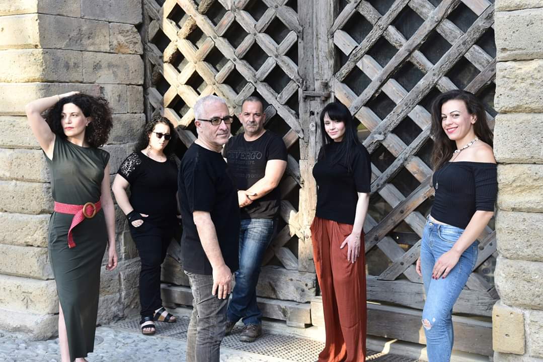 ΖΕΣΤΗ ΒΡΟΧΗ ΑΓΑΠΗ