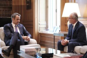 Μητσοτάκης-Αβέρωφ: Συζήτησαν τον κορωνοϊό, οικονομία και τουρκικές προκλήσεις