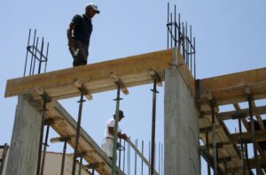 Κατακόρυφη πτώση αδειών οικοδομής λόγω κορωνοϊού