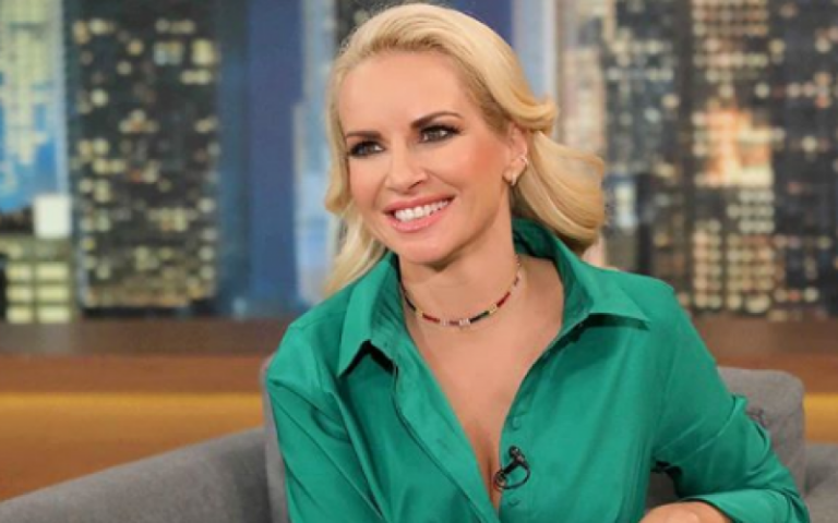 H Mαρία Μπεκατώρου ποζάρει με λεοπάρ μπικίνι και εντυπωσιάζει με τη σιλουέτα της