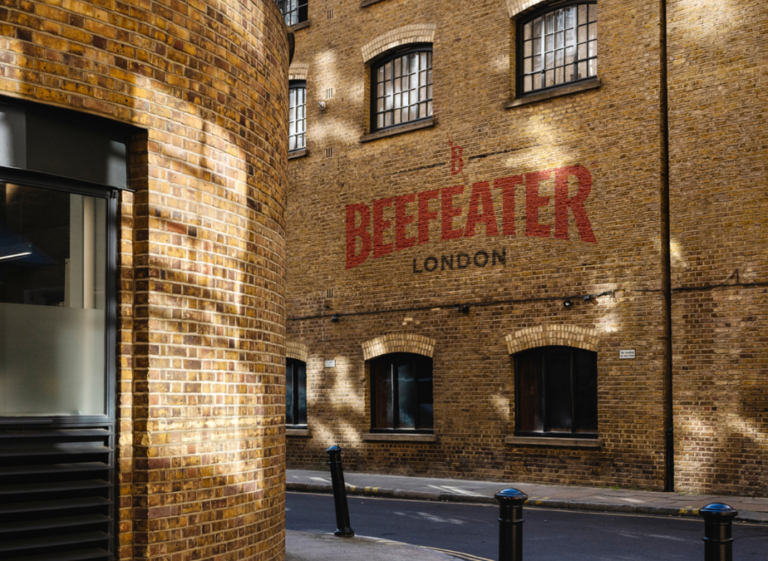 Όταν σκέφτεσαι το Λονδίνο, σκέφτεσαι Beefeater Gin