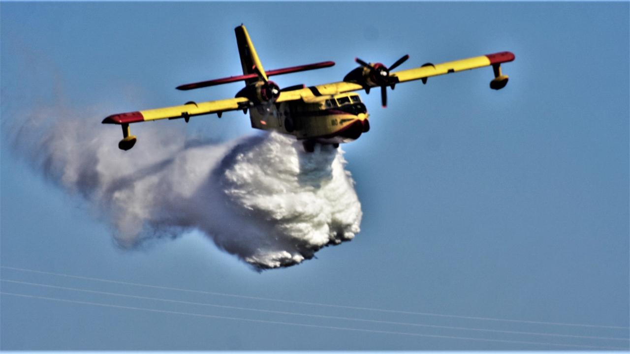 Οι ιπτάμενοι ήρωες, η μάχη με τις φλόγες και η αναμέτρηση με τον κίνδυνο (VID)