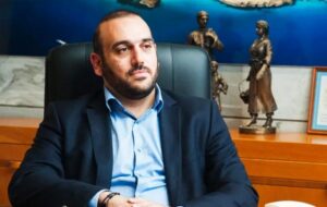 Και το όνομα του Γιάννη Καρούσου στη λίστα Γιωρκάτζη