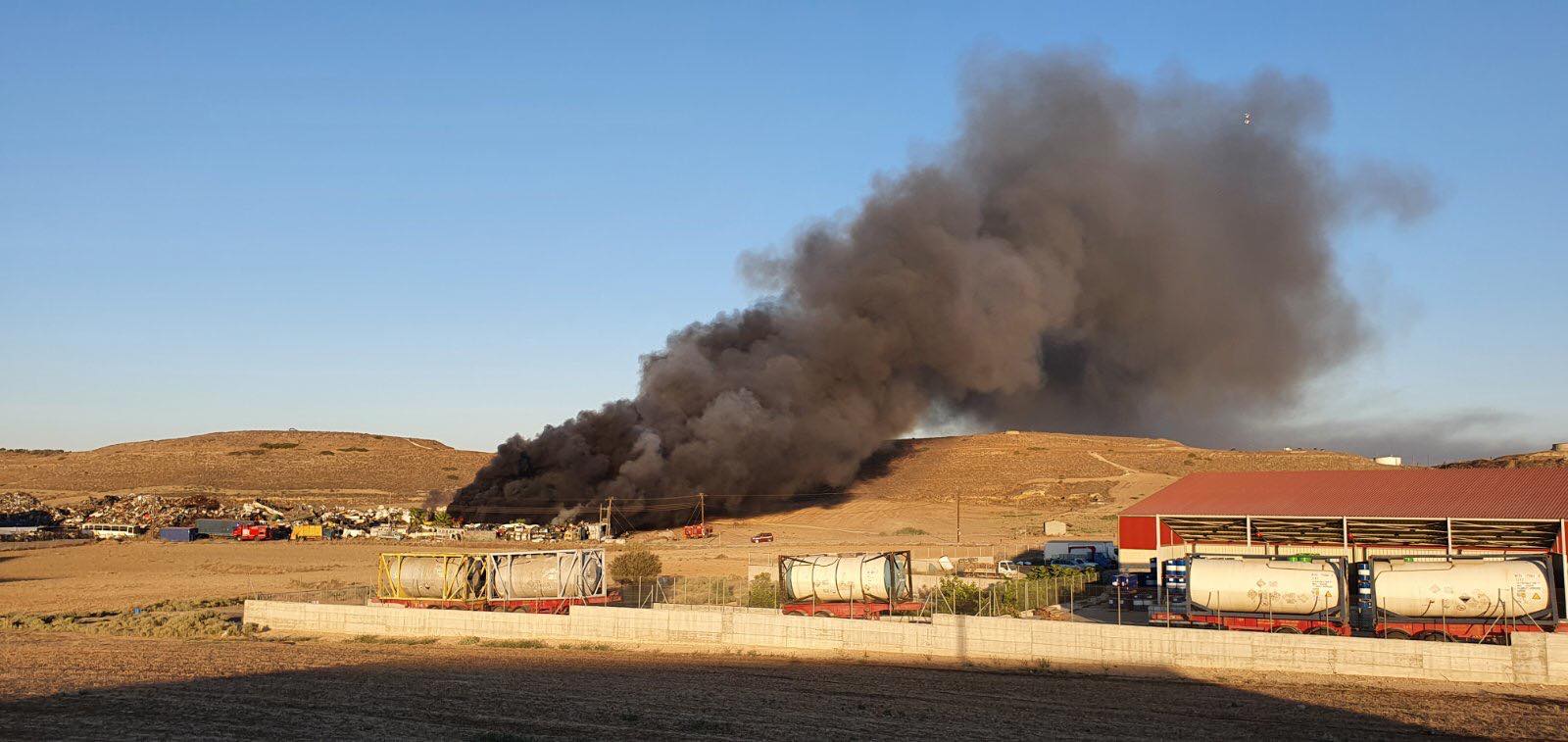 Σε κινητοποίηση η Πυροσβεστική για πυρκαγιά σε χώρο ανακύκλωσης στο Γέρι