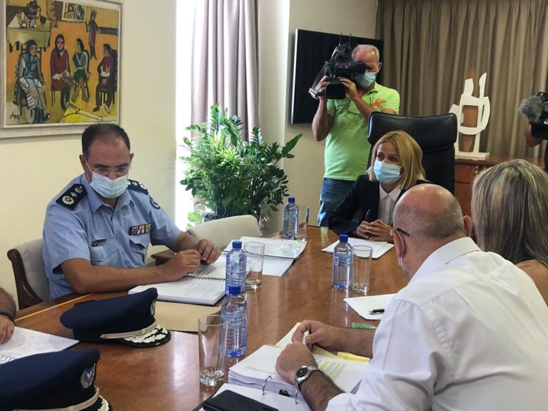 Διαδηλώσεις με .. μάσκες και αποστάσεις (ΒΙΝΤΕΟ)