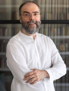 Έβγαλε τα ράσα μετά από 20 χρόνια ιερατικής ζωής ο Ανδρέας Κονάνος