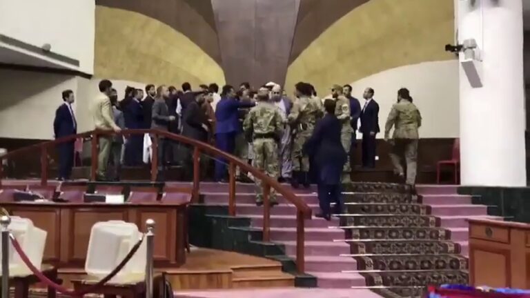 Al Jazeera: «Πολιτικά εκτεθειμένα πρόσωπα αγόρασαν κυπριακά διαβατήρια»