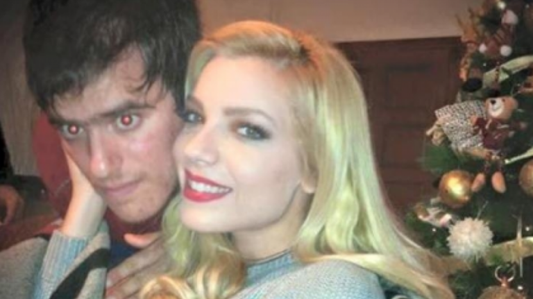 Τα τρυφερά λόγια της Καραντώνη στον αδερφό της και το τραγούδι που της αφιέρωσε